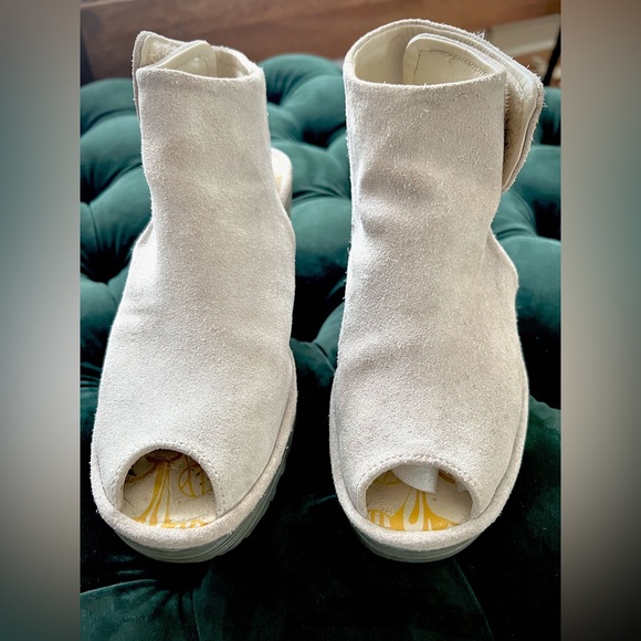 Fly London Yone Concrete Suede Wedge Sandal. - Picture 4 of 13